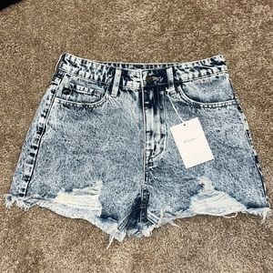 Size 7 or 27 washed out Jean shorts